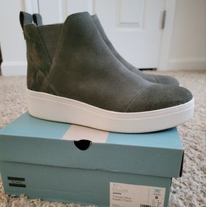 TOMS Olive Suede/Camo Jamie
